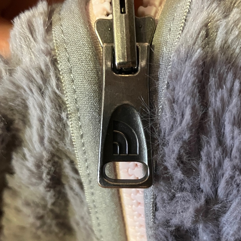 The North Face Girls Light Pink reversible Coat/Jacket - Picture 10 of 11